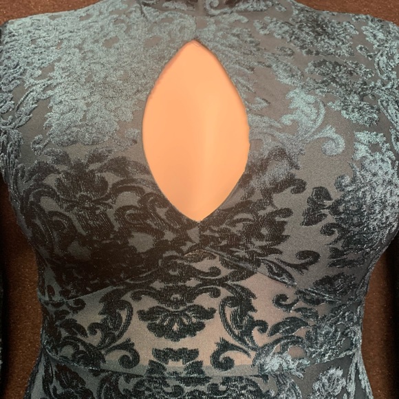 KEY TO MY HEART MINI DRESS - Picture 3 of 7